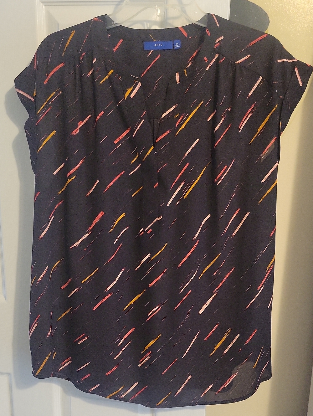 Apt. 9 Sz0X Blk VNeck Blouse with Pink and Mustard Brushstroke Print